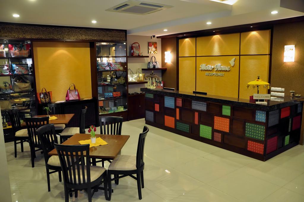 Metro House Hotel Surabaya Exterior photo