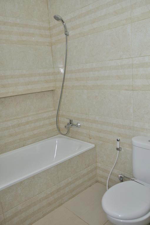 Metro House Hotel Surabaya Room photo